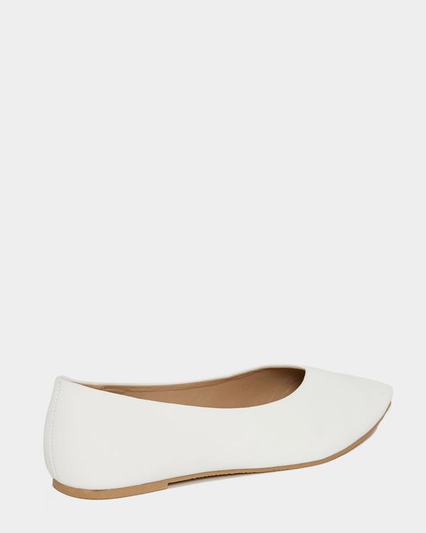 Pointed Flat Pumps