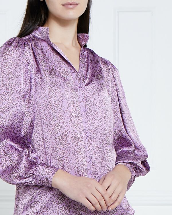 Gallery Amazon Leopard Top