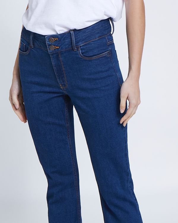 Mid Rise Essential Bootcut Fit Jeans